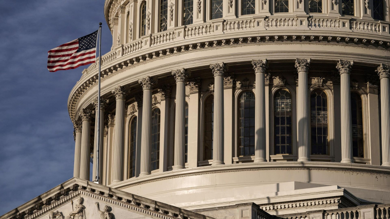 В сенате США намекнули Зеленскому на приостановку военной помощи